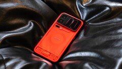 Das Xiaomi 18 Pro (Max) wird in Europa nicht in der transparent roten Farbe zu haben sein aber in einem anderen Rot.