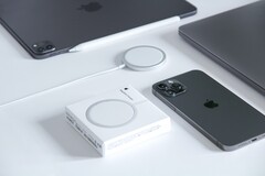 Mit MagSafe könnte das Apple iPhone SE 3 eine deutlich größere Zubehör-Auswahl erhalten. (Bild: Brandon Romanchuk)