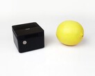 Die LarkBox ist kaum größer als eine Zitrone, wodurch sie sich die Bezeichnung Mini-PC redlich verdient hat. (Bild: Chuwi)