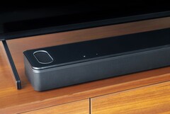 Die Bose Smart Soundbar 900 bietet nach oben gerichtete Treiber für Dolby Atmos und Support für Apple AirPlay 2. (Bild: Bose)