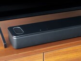 Die Bose Smart Soundbar 900 bietet nach oben gerichtete Treiber für Dolby Atmos und Support für Apple AirPlay 2. (Bild: Bose)