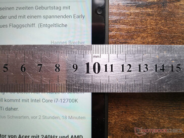 Die Blenden sind an allen vier Seiten relativ schmal