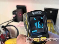 Die Temperaturen halten sich in Grenzen, wenn man Größe und Leistungs-Output des Ladegeräts beachtet.