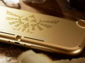 Die Nintendo Switch Lite setzt in der Hyrule Edition auf ein goldenes Gehäuse. (Bild: Nintendo)
