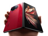 Das Vivo X Fold2 ist in auffälligem Rot erhältlich, neben Varianten in Blau und in Schwarz. (Bild: Vivo)