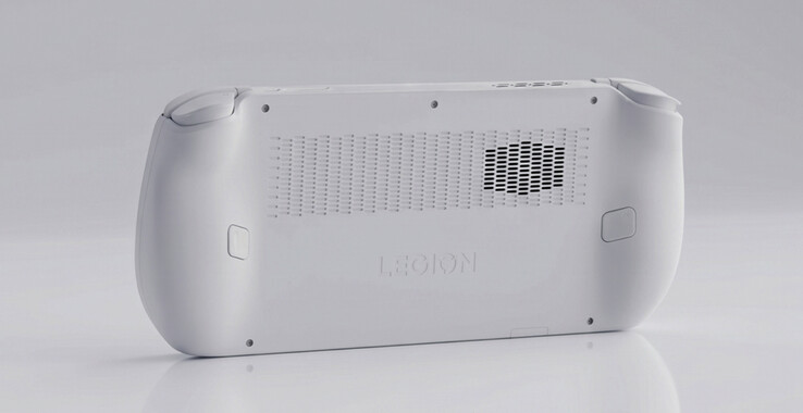 Das Legion C700 misst 293 x 117 x 15 mm