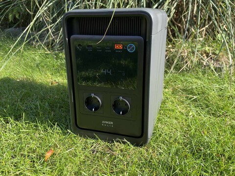 Extrem leicht: 2-kWh-Powerstation Anker Solix S2000 im Test