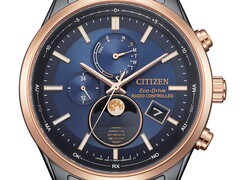 Nahaufnahme der Citizen BY1036-53L Eco-Drive-Mondphasenuhr mit blauem Zifferblatt, roségoldfarbener Lünette, schwarzem Edelstahlgehäuse und analoger Mondphasenanzeige bei 6 Uhr