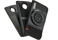 Die MotoMods sind Smartcover mit Zusatzfunktionen: beispielsweise mit Zoom-Objektiv.