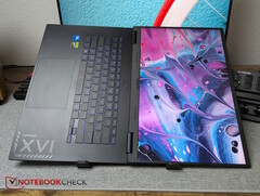 180-Grad-Display des Gigabyte A16 Pro