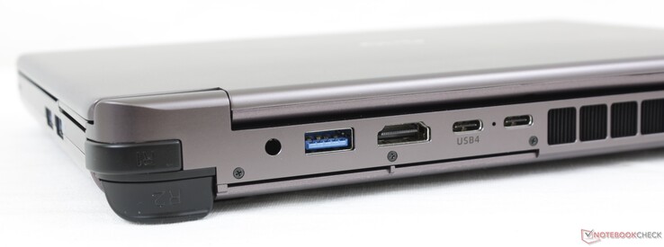 Rückseite: USB-A 3.2 Gen. 2, HDMI 2.1, USB-C 4 mit DisplayPort + Power Delivery, USB-C mit Thunderbolt 4 + DisplayPort + Power Delivery