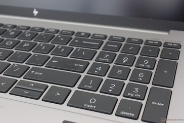 Die NumPad-Tasten sind etwas enger verbaut als die QWERTZ-Tasten