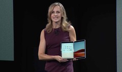 Microsoft stellt mit Surface Duo die Zukunft der Surface-Serie vor, das Dual-Display-Notebook wird zum flexibelsten Surface aller Zeiten.