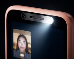 Das Nokia 250 4G Smart unterstützt Videochats, und bietet dafür sogar eine nach vorne gerichtete LED.