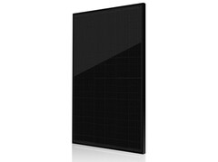 Eine Palette Solarmodule mit insgesamt 36 Stück zur Produktion von sauberer Energie (Bild: Ja Solar)