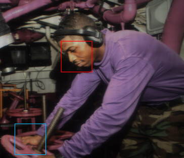 Aufnahme durch eine im Display versteckte Kamera. (Bild: Microsoft)