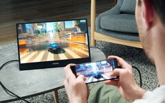 Der neueste Monitor von Philips wird über USB-C mit Strom versorgt, ein Stromkabel wird nicht benötigt. (Bild: Philips)