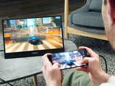 Der neueste Monitor von Philips wird über USB-C mit Strom versorgt, ein Stromkabel wird nicht benötigt. (Bild: Philips)