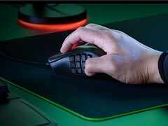 Razer Naga X: Leichte MMO Gaming-Maus mit 16 programmierbaren Tasten.