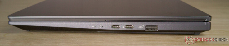 Rechts: 2 x USB-C mit Thunderbolt 4, DisplayPort und PowerDelivery; USB-A 3.2 Gen 2