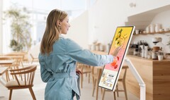 Der neueste Smart Monitor von LG soll durch einen Standfuß und Rollen besonders flexibel sein. (Bildquelle: LG)