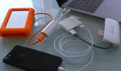 Rechtfertigen die Vorteile des neuen MacBook und iPhone 7 die Adapter-Orgie, die damit einher geht?