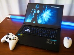 Gaming-Notebook für 899 Euro: Medion Erazer Scout 17 E1 (Bild: Florian Glaser).