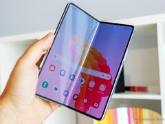 Google soll künftig eine Mindest-Lebensdauer für Foldables vorschreiben. (Bild: Notebookcheck)