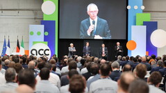Stellantis-CEO Carlos Tavares bei der Eröffnung der ACC Batterie-Gigafactory in Frankreich.