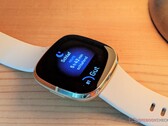Die Fitbit Sense könnte die Blutdruckmessung in Form eines Updates spendiert bekommen.