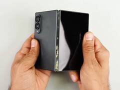 Das Scharnier des Galaxy Z Fold8 ist sehr staubanfällig.