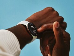 Eine neue App erlaubt es, ChatGPT direkt auf der Google Pixel Watch zu nutzen. (Bild: Google)