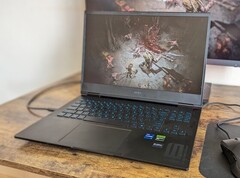 Das von der RTX 4060 angetriebene HP Omen 16 ist im Gaming-Laptop-Deal für knapp 900 Euro bestellbar (Bild: Florian Glaser)
