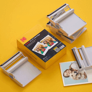 Das Papier zum Nachfüllen ist bei Kodak im Vergleich zu Polaroid oder Fujifilm etwas preiswerter.