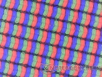 Das matte Panel ist schärfer als erwartet und zeigt aus der Nähe nur minimale Körnigkeit