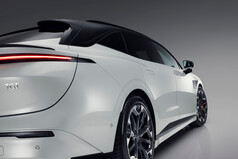 800-Volt-Angriff: Der Zeekr 7GT ist kein klassischer Kombi, sondern ein flacher Shooting Brake mit Turbo-Charge-Technik für 47.990 Euro. Kurios: Das Basismodell lädt schneller als die Top-Version (Bild: Zeekr).