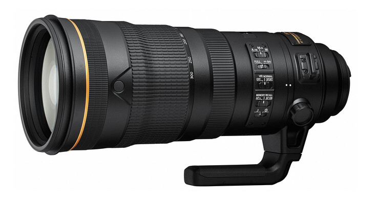 Das NIKKOR 120-300 mm f/2.8E wurde bereits vergangene September erstmals gezeigt.