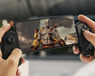 Das Android-Flaggschiff der letzten Generation konnte die getesteten Spiele besser emulieren. Abbildung: „God of War 3“ wird auf einem Smartphone emuliert (bearbeitet).