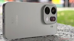 Der Nachfolger des Oppo Find X9 Pro könnte ein Hasselblad-Kamera-Biest mit drei 200 MP Sensoren werden.