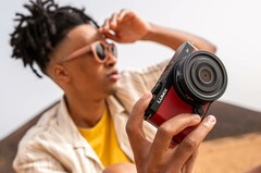Die Lumix S9 ist eine der kompaktesten Vollformat-Kameras am Markt. (Bild: Panasonic)