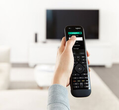 Die Universalfernbedienung Logitech Harmony Elite gibt es bei Amazon aktuell zum Bestpreis. (Bild: Logitech)