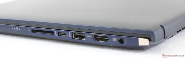 Rechts: SD-Kartenleser, USB Typ-C 3.1 Gen. 2, USB Typ-A 3.1 Gen. 2, HDMI, Ladeanschluss