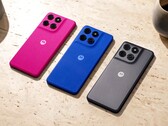 Das Moto G77 Power setzt auf eine Rückseite in Pink, Blau oder Grau.