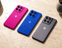 Das Moto G77 Power setzt auf eine Rückseite in Pink, Blau oder Grau.