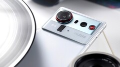 Das Nubia Z80 Ultra 35mm Kamera-Flaggschiff hat einen China-Launchtermin in diesem Monat, wie offizielle Teaser und Pressebilder zeigen. (Bildquelle: Nubia)