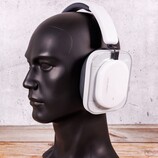 Das Nothing Headphone (a) sieht fast wie das Headphone (1) aus, nutzt aber mehr Kunststoff statt Aluminium.