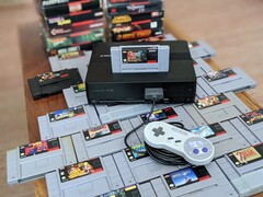 Die Polymega-Konsole kann originale PS1, NES, Super Nintendo und sogar Sega Saturn Spiele abspielen (Bild: Polygon)