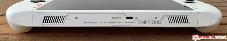 Unten: USB-C 3.2 Gen.1 (5 GBit/s, Power Delivery, DisplayPort-ALT-Modus)