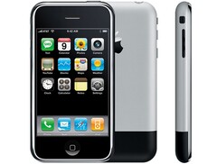 Das erste iPhone aus 2007. Die Anniversary-Edition könnte im Design daran erinnern.