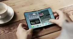 Samsung: Prototypen für faltbare Smartphones ab Herbst